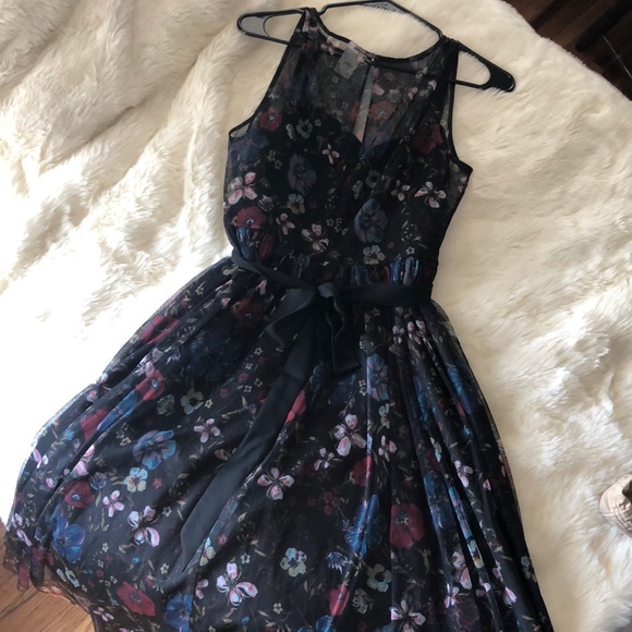 Gorgeous High-low dress - only worn once - Picture 2 of 6